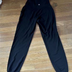 Lululemon Align High Rise Jogger In Black with pockets size 2
